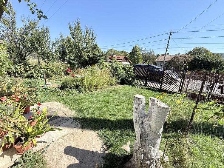 Casă cu 3 camere cu Canalizare în Brebu Megieșesc