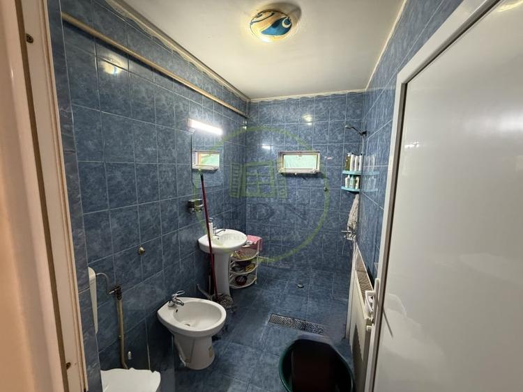 Casă individuală cu 4 camere cu Canalizare în Central
