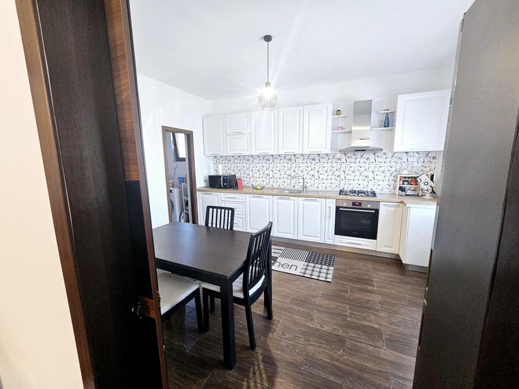 Casa Modernă, curte cu foișor-Mogoșoaia,  Șos. Bucuresti-Targoviste - 1