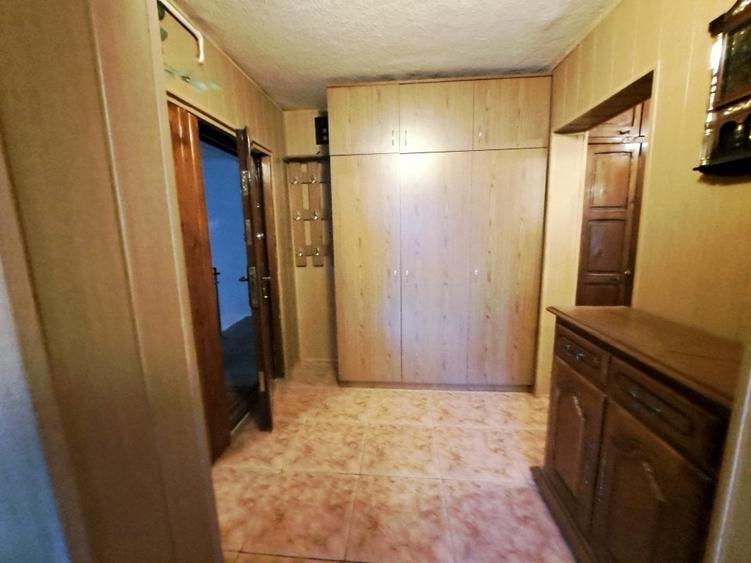 Vanzare Apartament 2 Camere, Decomandat , Micro 12 Targoviste - 4