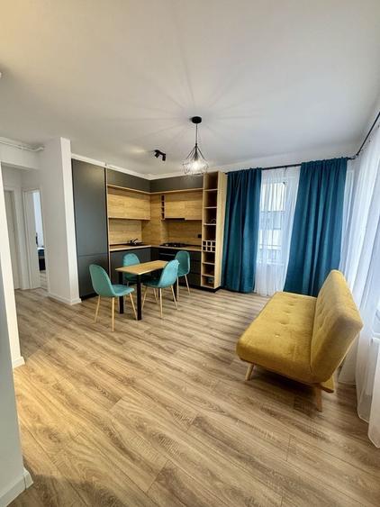 Apartament cu 3 camere decomandat în Florești