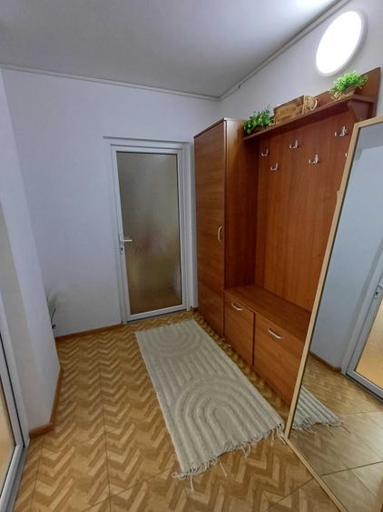 Apartament cu 2 camere semidecomandat în Micro 3