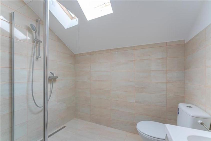 Vila noua, terasa, curte, garaj, cadru armonios, Sanpetru, Brasov - 15