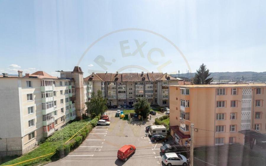 Apartament ultracentral 3 camere -munte- Campulung Muscel! - 4