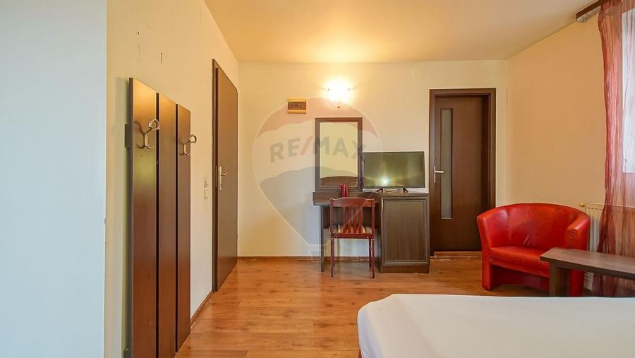 Casa / Vila cu 12 camere de vanzare in zona Astra - 3