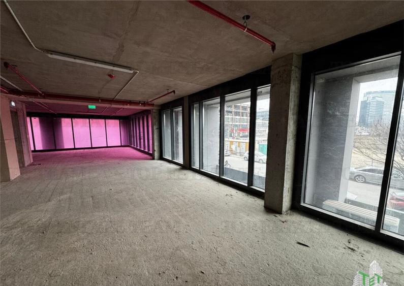 Spatiu Comercial / De Inchiriat / Pipera / Stradal - 3