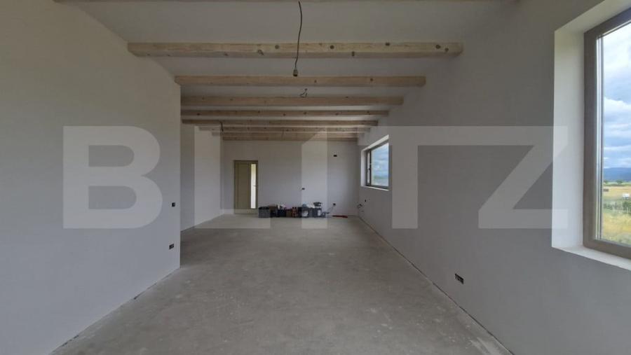 Casă cu 4 camere cu Teren 800 Mp în Bod