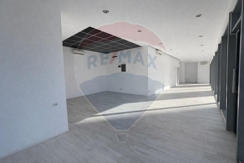 ONIX BRASOV - SPATIU COMERCIAL CU VITRINA DE 20 M - 6