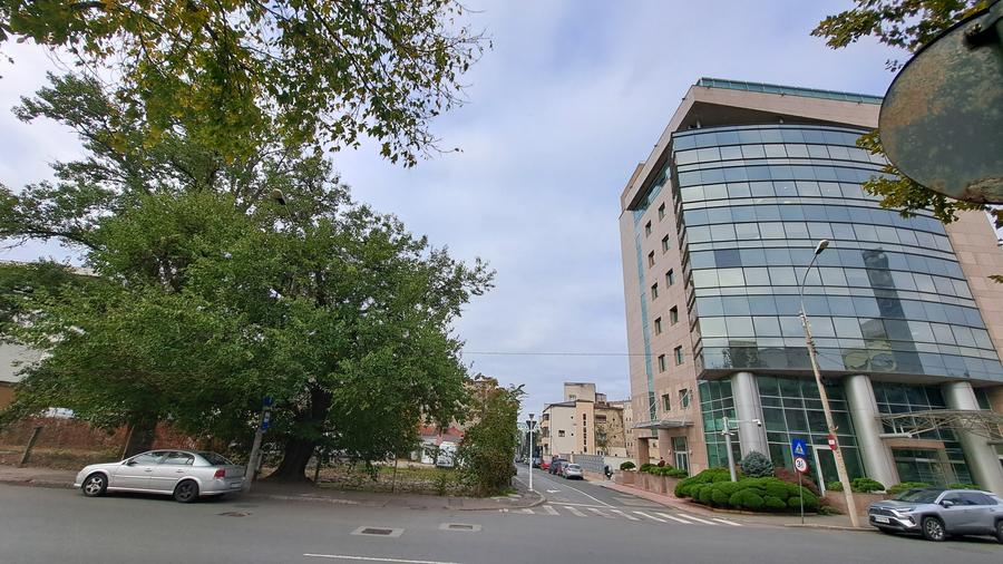 TEREN AMPLASAT IDEAL-  SPLAIUL UNIRII  -CAMERA DE INDUSTRIE - PASAJ MARASESTI - 15