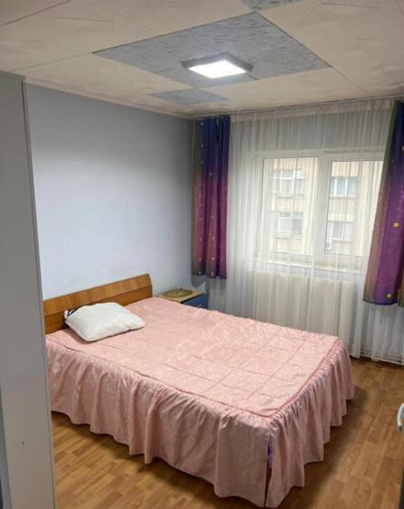 Apartament cu 3 camere, 70 mp, Bal? zona Jiu - 1