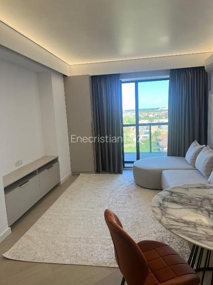 Închiriez apartament cu 2 camere în Cortina North