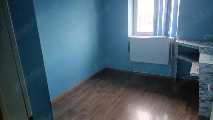 vind apartamet 3 camere centru Panciu - 5