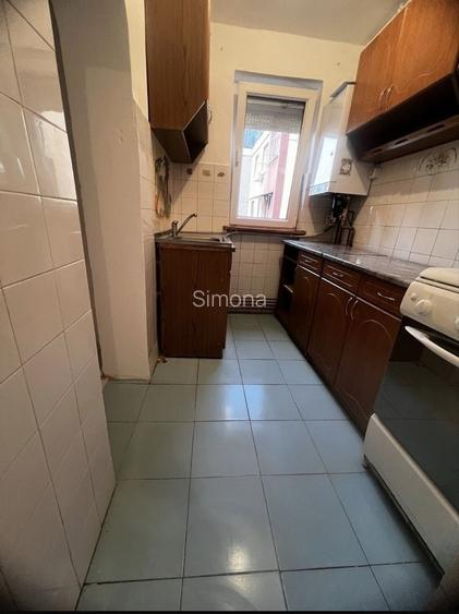 Apartament cu 3 camere et3 Sebes str MKogalnicdsnu