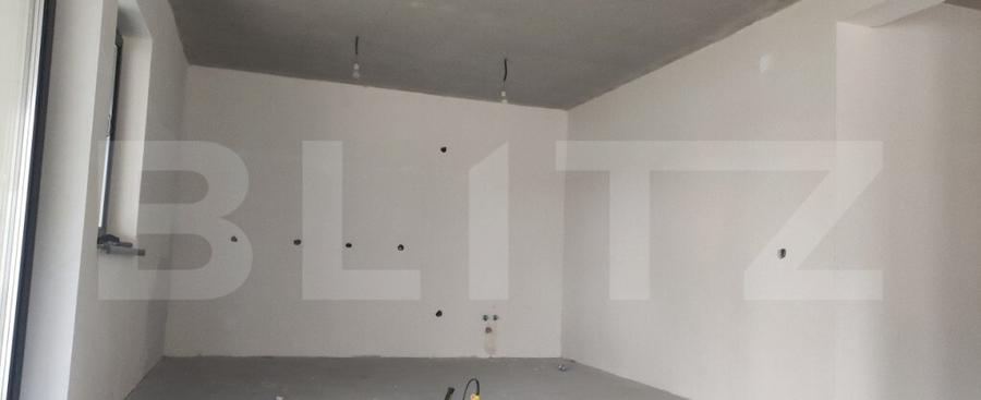 Casa semifinisata cu gard imprejmuitor in Livada de Bihor, l - 5