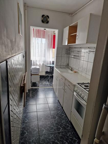 Inchiriez garsoniera str. Ramurele - 8