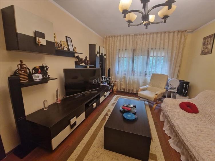 Apartament 4 camere decomandat – Sarari, Craiova – Parter înalt, zona linistita
