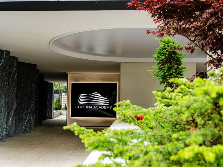 |  UNICAT |  Cortina Academy  | 3 camere |  view superb | spatiu generos | - 4