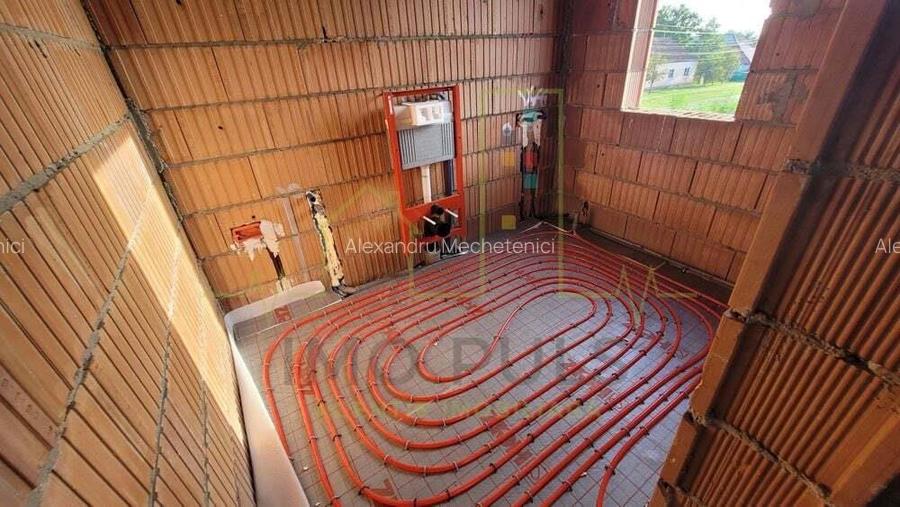 Duplex. Zid dublu despartior. Incalzire in pardoseala.