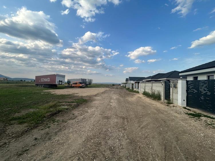 Teren de vânzare în Cristian, Brașov – 636 mp | PUZ aprobat | Vedere panoramică - 8