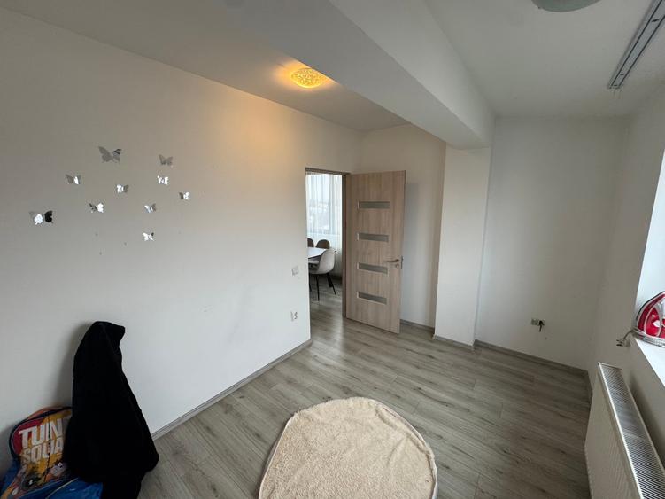 Apartament 3 camere / etaj 3 ( mansarda dreaptă).sector 1/ Laminorului - 8