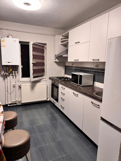 Inchiriez apartament 2 camere - 1