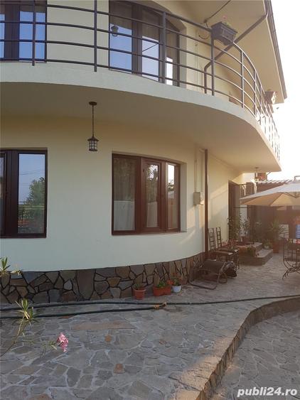 Casă cu 6 camere cu Teren 250 Mp în Bărcănești