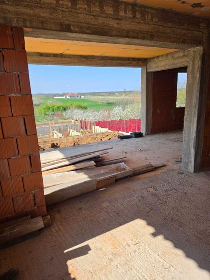 Casă cu 4 camere în Cheriu