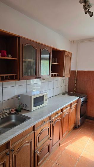 Proprietar,inchiriez apartament doua camere decomandat - 4