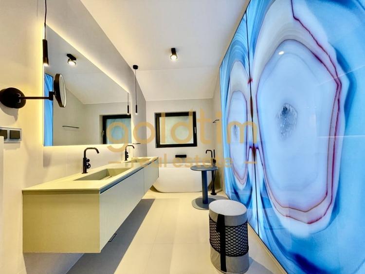 UNICA/ABSOLUT SUPERBA/ VILA INDIVIDUALA/IANCU NICOLAE/CURTE GENEROASA - 116