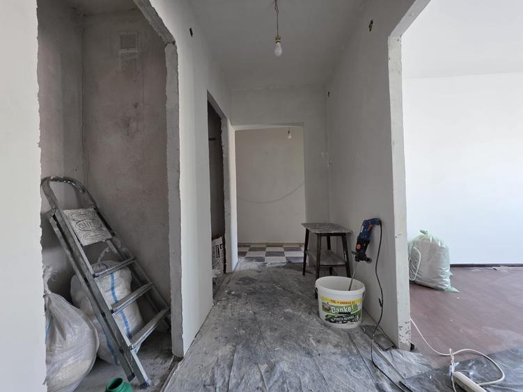 Titan Grigorescu la 3 minute de metrou et 6/10 dec 53mp intrare stradala - 2