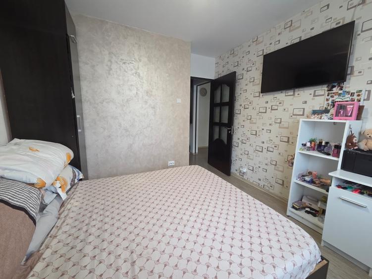 Apartament 2 camere- Decomandat- Etaj intermediar - 5