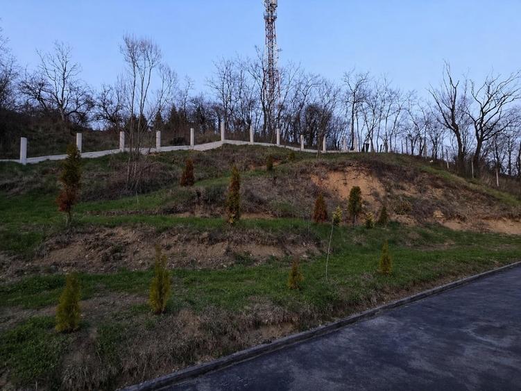 Casă de vânzare cu 1100 mp teren in proprietate- liniște și natură în orașul Gur - 2