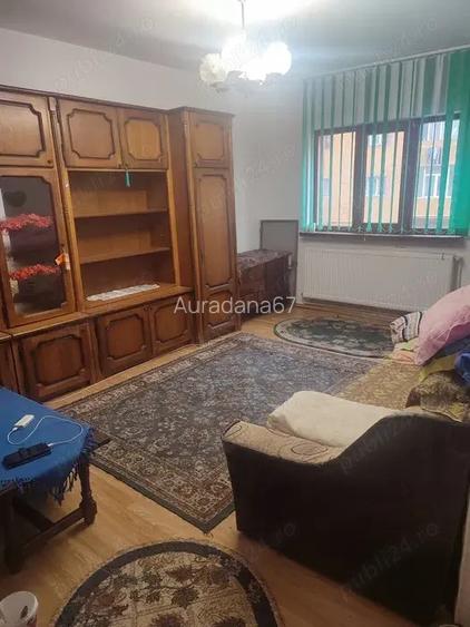 Inchiriez apartament Targu Jiu , Pia?a Mica Inchiriez apartament Targu Jiu , Pia?a Mica