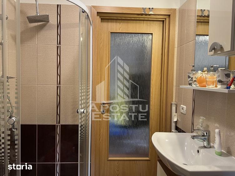 Casă cu 5 camere cu Teren 856 Mp în Sânandrei