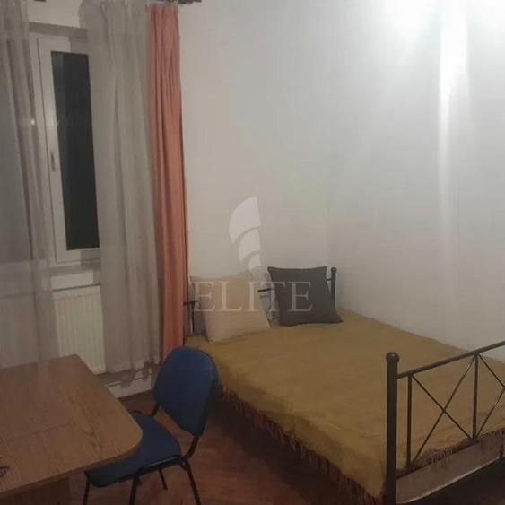 Apartament o camera &icirc;n zona PIATA CIPARIU - 1