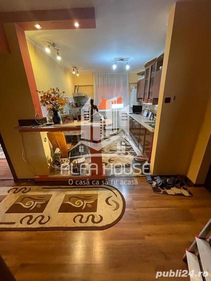 Inchiriez 2 camere Decomandat zona Micro 4 - 1