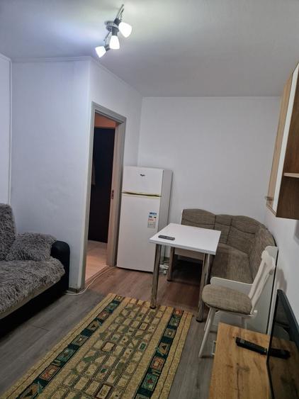 Apartament cu 2 camere semidecomandat în Rahova