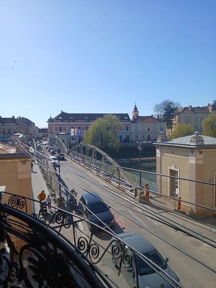 Apartament ultracentral - 1