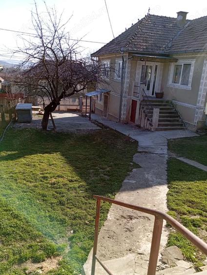 Casa individuala de vanzare, 3100 mp teren, loc. Cuzdrioara - 3