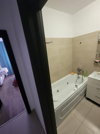 Inchiriez apartament 2 camere lux  spatios; parc si metrou, bloc nou - 5