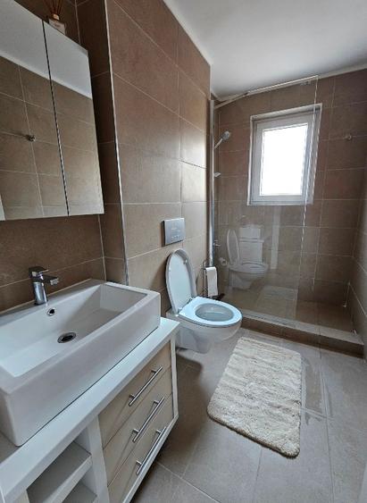 Ofer spre închiriere apartament două camere Cosmopolis  - 5