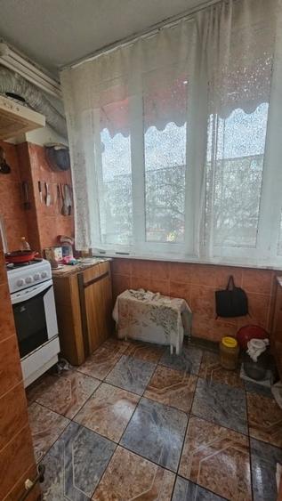 Etaj 1 - 2 camere decomandat - Zimbru - Cofetaria A la Grec - 5