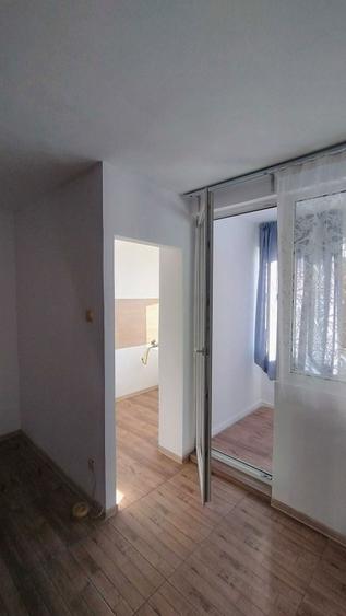 Garsoniera Etaj 4/10 Langa Plaza Romania str Aleea Dumbravita nr 2A - 4