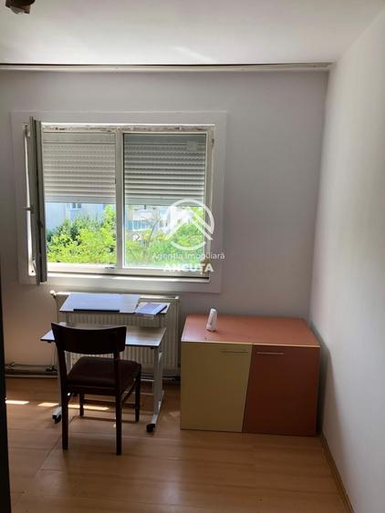 Apartament cu 3 camere semidecomandat în Mănăștur