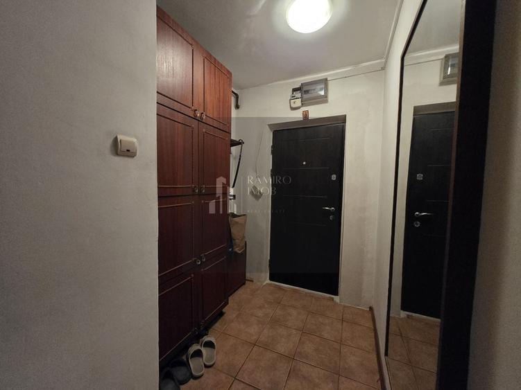 Apartament cu 3 camere decomandat, mobilat în Prelungirea Ferentari