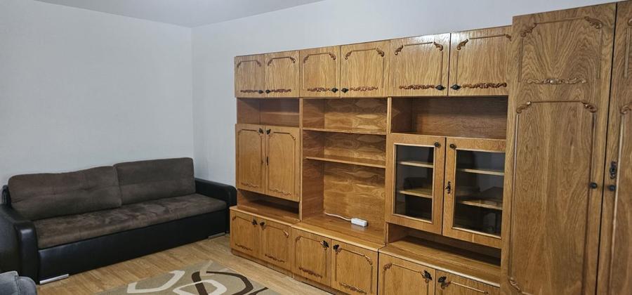 Apartament cu 2 camere decomandat, mobilat în Piața Centrală