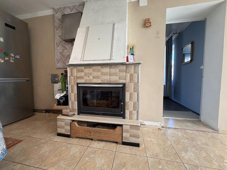 Casă cu 4 camere în Podeni