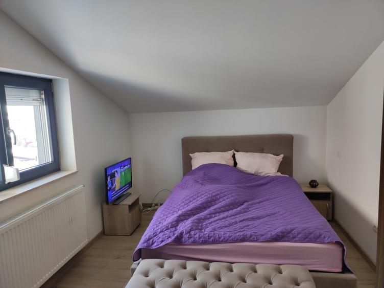 Casă cu 4 camere cu Teren 60 Mp în Prelungirea Ghencea