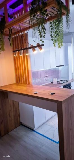 Apartament cu 2 camere semidecomandat, mobilat în Văcăresti