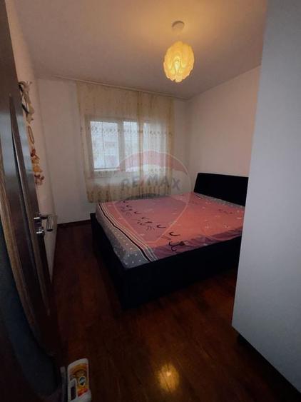 Apartament cu 4 camere decomandat, mobilat în 1 Mai